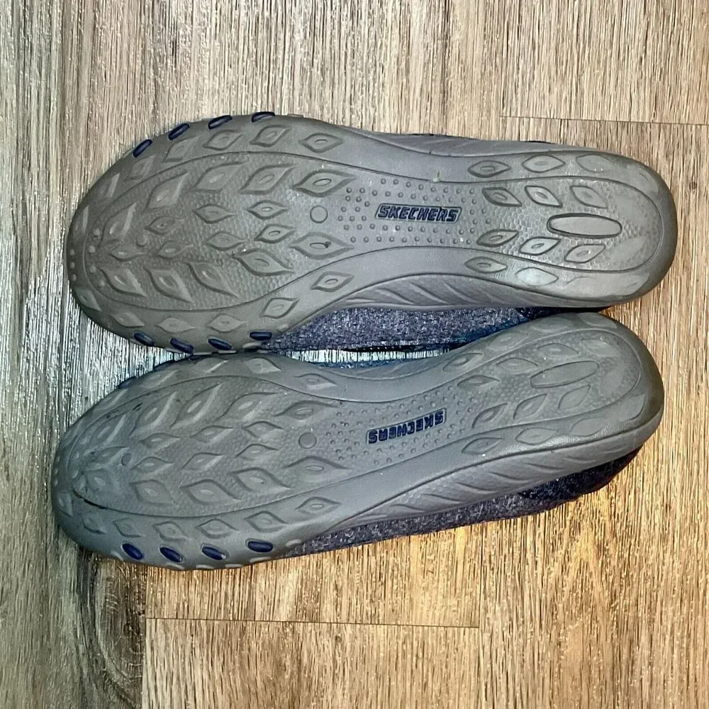 Skechers Women's Relaxed Fit Breathe-Easy Good Influence Slip-On Sneakers Sz 7.5